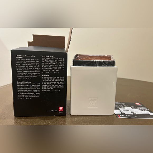 ZWILLING CERAMIC STORAGE Medium Box With Herb Pot And Lid, 11X11X12 cm - Picture 3 of 12